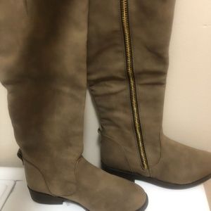 Women's Tall Tan Boots, 5.5, Never Been Worn